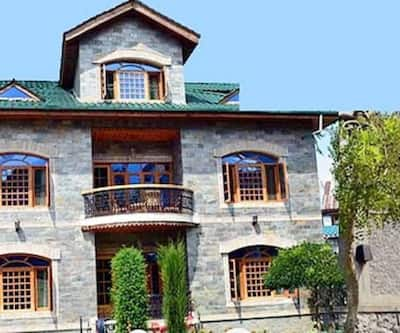 https://imgcld.yatra.com/ytimages/image/upload/t_hotel_yatra_city_desktop/v1436006770/Domestic Hotels/Hotels_Srinagar/Ronak Resort/Overview.jpg